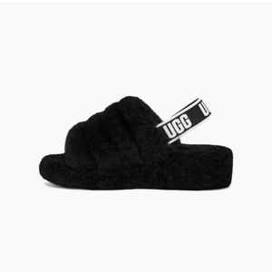 UGG Fluff Yeah Slide in Black Size 8